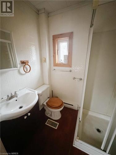 272 Highway 63, Thorne, ON - Indoor Photo Showing Bathroom