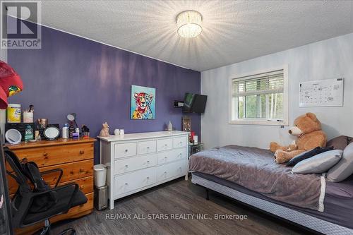 38 Minonen Road, Georgina, ON - Indoor Photo Showing Bedroom