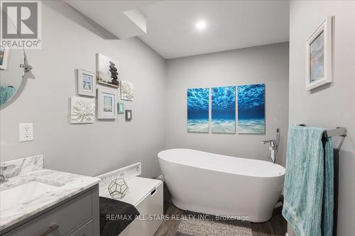 38 Minonen Road, Georgina, ON - Indoor Photo Showing Bathroom