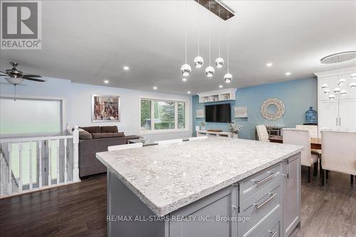 38 Minonen Road, Georgina, ON - Indoor Photo Showing Kitchen