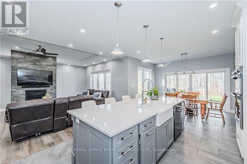 129 Ruth Anne Place, Mapleton, ON - Indoor Photo Showing Kitchen With Upgraded Kitchen