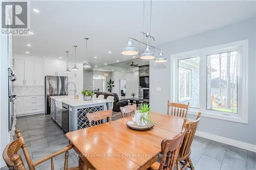 129 Ruth Anne Place, Mapleton, ON - Indoor Photo Showing Dining Room