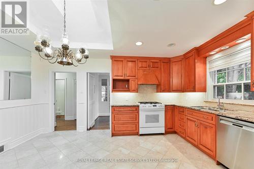 65 Ravensbourne Crescent, Toronto, ON - Indoor Photo Showing Kitchen