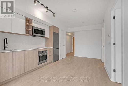 329 - 36 Zorra Street, Toronto, ON - Indoor Photo Showing Kitchen