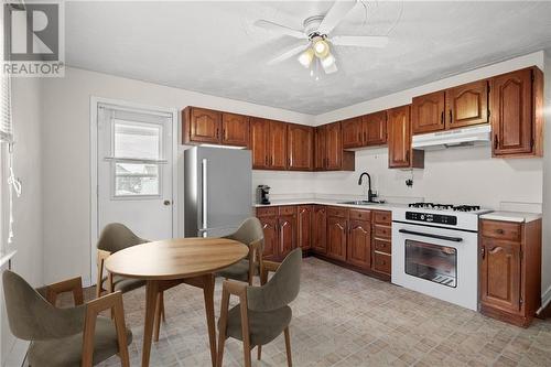 1236-1238 Churchill Street, Cornwall, ON - Indoor Photo Showing Kitchen