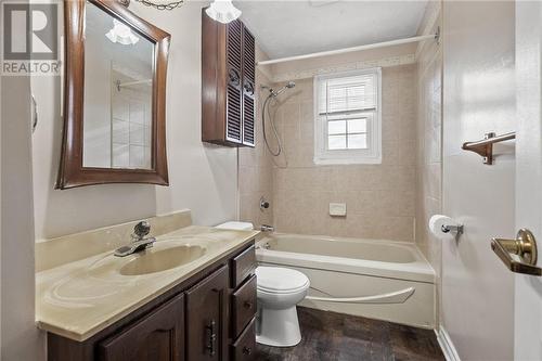 1236-1238 Churchill Street, Cornwall, ON - Indoor Photo Showing Bathroom