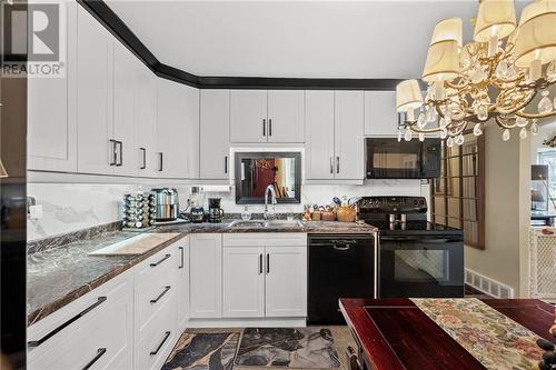 1236-1238 Churchill Street, Cornwall, ON - Indoor Photo Showing Kitchen