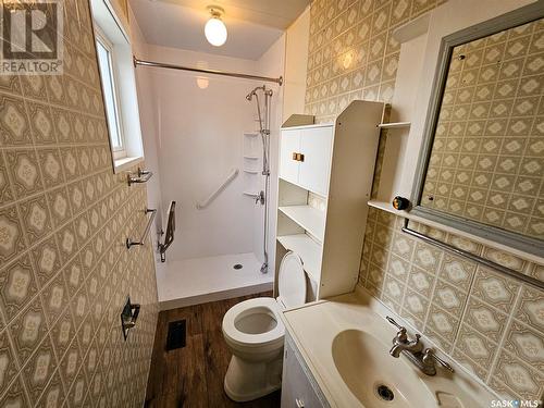 109 Kaufman Street, Hodgeville, SK - Indoor Photo Showing Bathroom