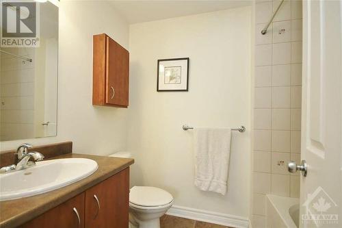 552 Chapman Mills Drive Unit#A, Ottawa, ON - Indoor Photo Showing Bathroom