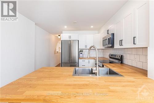 154 Chapman Mills Drive, Ottawa, ON - Indoor Photo Showing Kitchen With Stainless Steel Kitchen