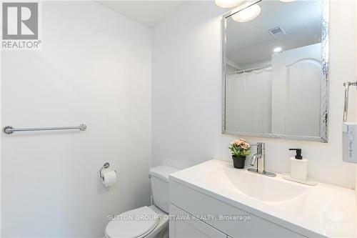 154 Chapman Mills Drive, Ottawa, ON - Indoor Photo Showing Bathroom