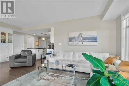 3 - 80 Prestige Circle, Ottawa, ON - Indoor Photo Showing Living Room