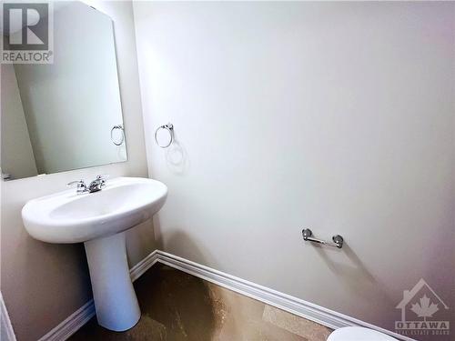 1714 Maple Grove Road, Ottawa, ON - Indoor Photo Showing Bathroom