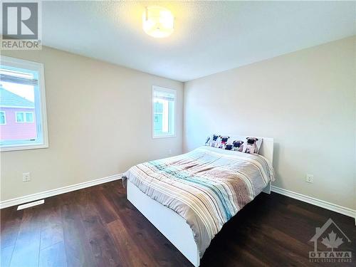 1714 Maple Grove Road, Ottawa, ON - Indoor Photo Showing Bedroom