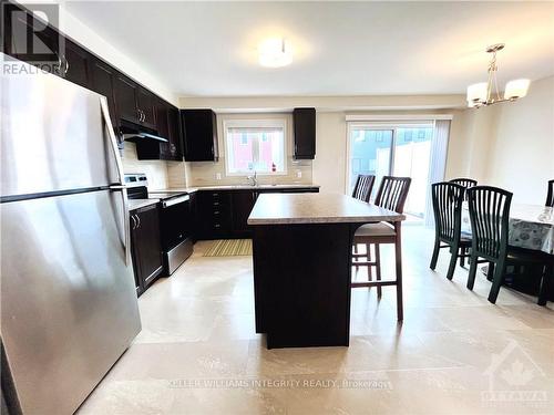 1714 Maple Grove Road, Ottawa, ON - Indoor