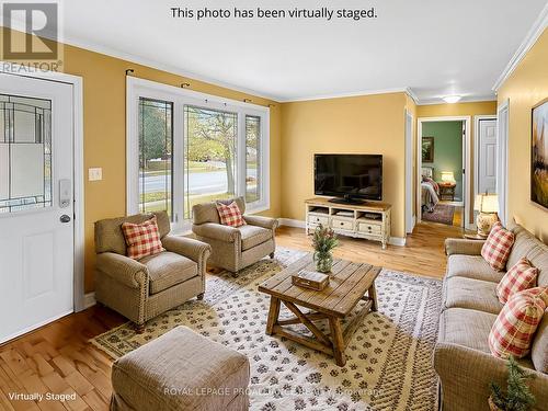 51 Kildare Avenue, Loyalist (Amherstview), ON - Indoor Photo Showing Living Room