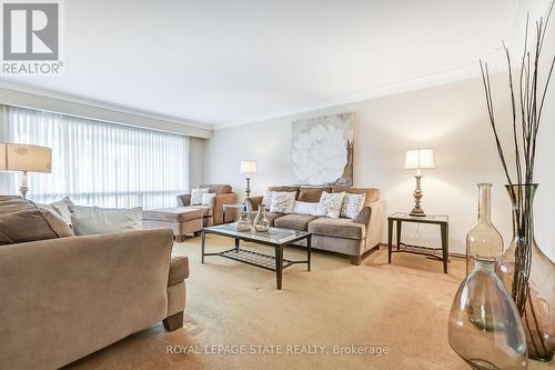 69 Orphir Road, Hamilton, ON - Indoor Photo Showing Living Room