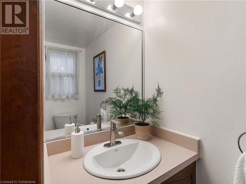 219 Bay Street N, Hamilton, ON - Indoor Photo Showing Bathroom