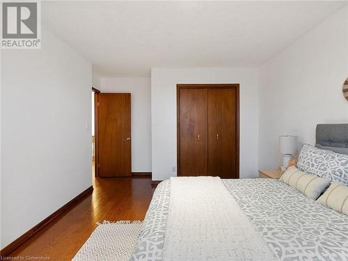 219 Bay Street N, Hamilton, ON - Indoor Photo Showing Bedroom