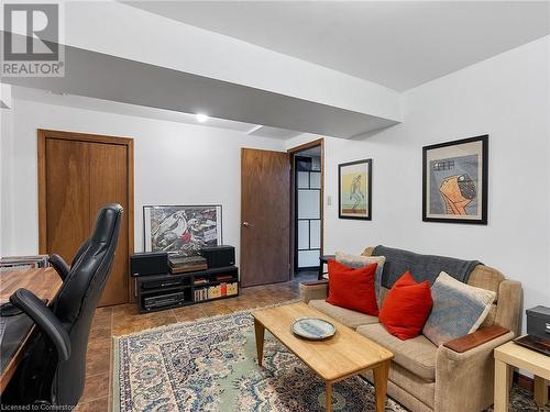 219 Bay Street N, Hamilton, ON - Indoor Photo Showing Living Room