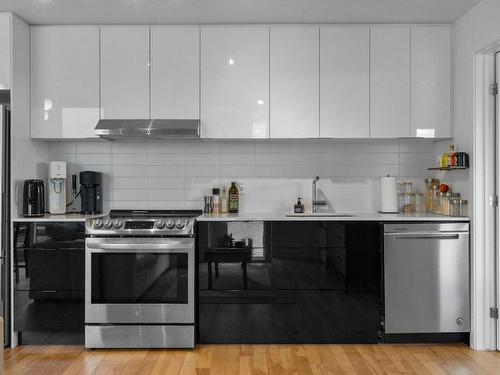 Kitchen - 401-4220 Rue Augustin-Frigon, Montréal (Rosemont/La Petite-Patrie), QC - Indoor Photo Showing Kitchen With Upgraded Kitchen