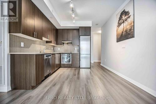 408 - 55 Ann O'Reilly Road, Toronto, ON - Indoor Photo Showing Kitchen