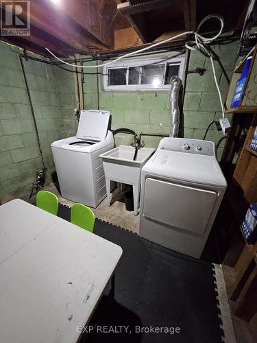 10 Glendale Avenue, Brampton, ON - Indoor Photo Showing Laundry Room