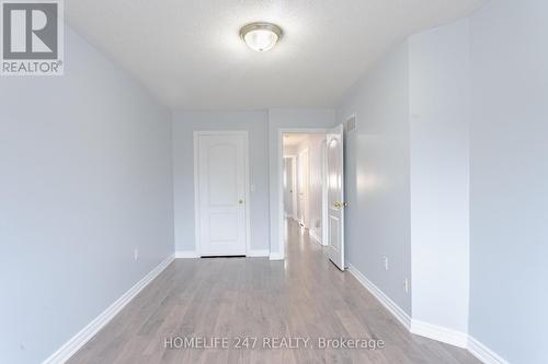 7138 Village Walk E, Mississauga, ON - Indoor Photo Showing Other Room