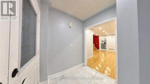 7138 Village Walk E, Mississauga, ON - Indoor Photo Showing Other Room