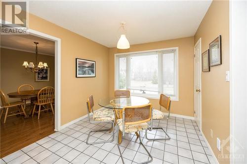 243 Greystone Crescent, Almonte, ON - Indoor Photo Showing Dining Room