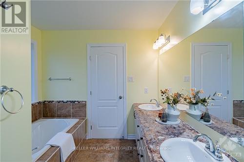 21 Orange Blossom, Blossom Park - Airport And Area (2606 - Blossom Park/Leitrim), ON - Indoor Photo Showing Bathroom