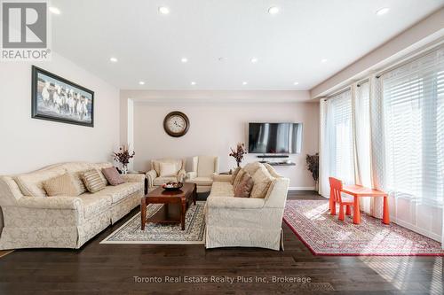 59 Stamford Street, Kitchener, ON - Indoor Photo Showing Living Room