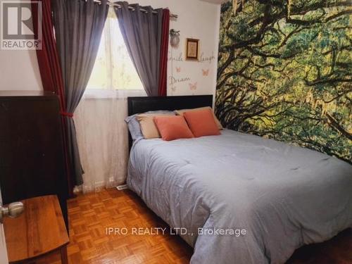 30 - 215 Boullee Street, London, ON - Indoor Photo Showing Bedroom