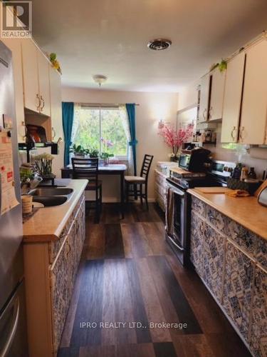 30 - 215 Boullee Street, London, ON - Indoor Photo Showing Kitchen