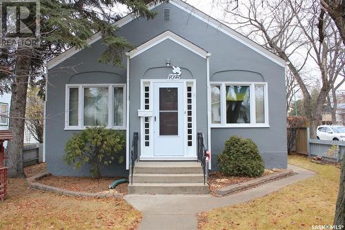 1925 Lorne Avenue, Saskatoon, SK - Outdoor With Facade