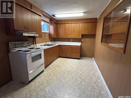 1702 98Th Street, Tisdale, SK - Indoor Photo Showing Kitchen With Double Sink