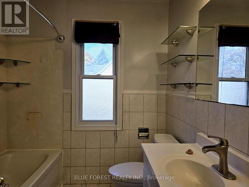 1111 Crumlin Side Road, London, ON - Indoor Photo Showing Bathroom