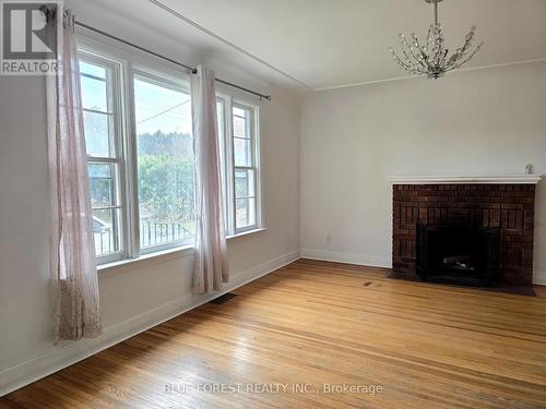 1111 Crumlin Side Road, London, ON - Indoor With Fireplace