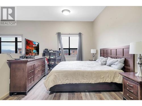 654 Cook Road Unit# 605, Kelowna, BC - Indoor Photo Showing Bedroom