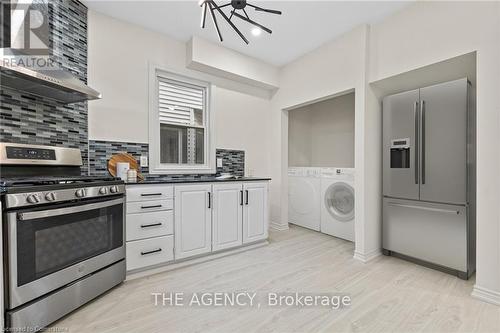 5122 Jepson Street, Niagara Falls (211 - Cherrywood), ON - Indoor Photo Showing Laundry Room