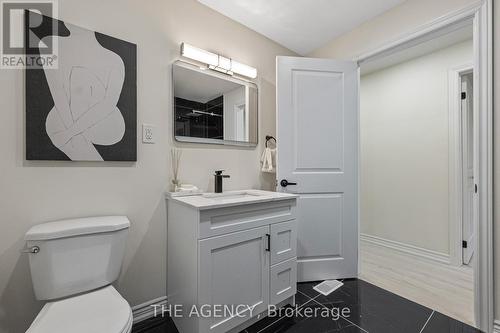 5122 Jepson Street, Niagara Falls (211 - Cherrywood), ON - Indoor Photo Showing Bathroom