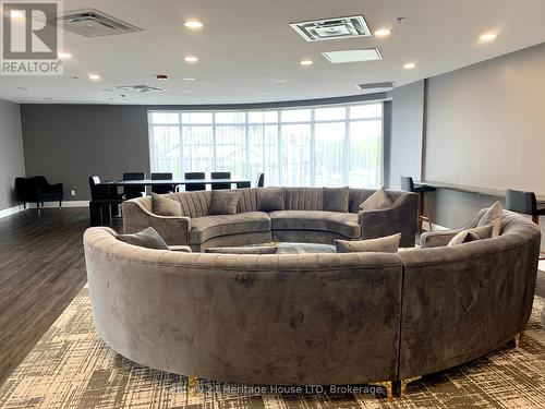 716 - 7711 Green Vista Gate, Niagara Falls (220 - Oldfield), ON - Indoor Photo Showing Living Room