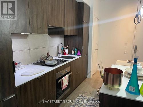 406 - 5 St Joseph Street, Toronto, ON - Indoor Photo Showing Kitchen