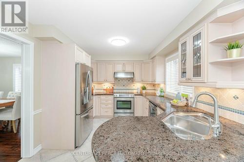 887 Darwin Drive, Pickering, ON - Indoor Photo Showing Kitchen With Double Sink