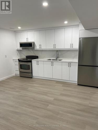 Lower - 146 Carlson Drive, Newmarket, ON - Indoor Photo Showing Kitchen