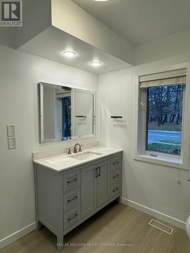 Upper - 146 Carlson Drive, Newmarket, ON - Indoor Photo Showing Bathroom