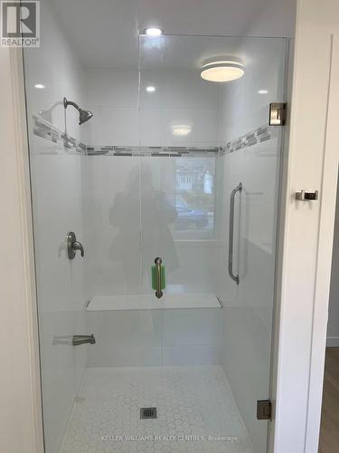 Upper - 146 Carlson Drive, Newmarket, ON - Indoor Photo Showing Bathroom