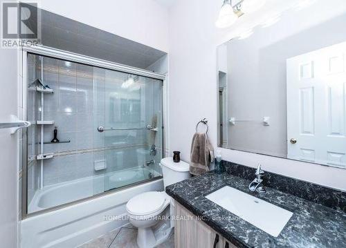 148 Toporowski Avenue, Richmond Hill, ON - Indoor Photo Showing Bathroom