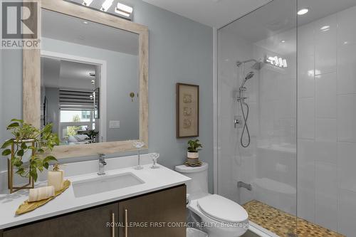 C320 - 301 Sea Ray Avenue, Innisfil, ON - Indoor Photo Showing Bathroom