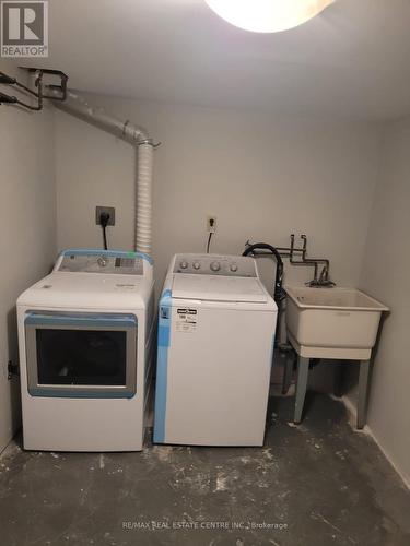 Bsmt - 17 Renny Crescent, London, ON - Indoor Photo Showing Laundry Room